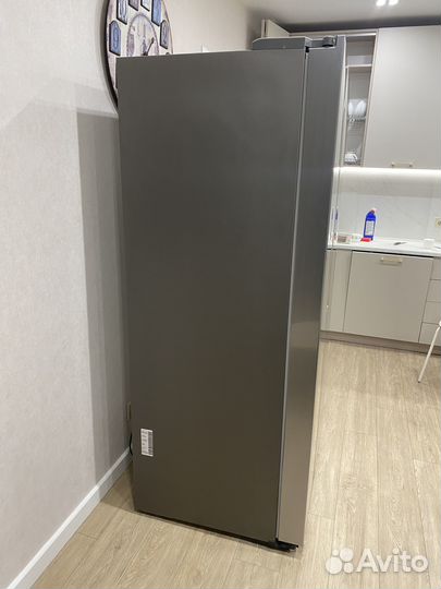 Холодильник Samsung Side-by-Side