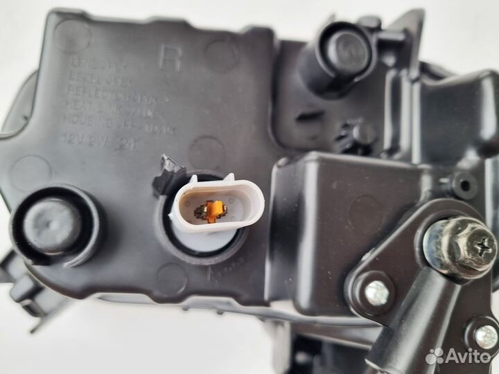 Hyundai Santa fe 4 18-20 противотуманная фара левая