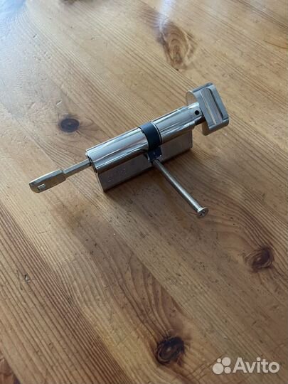 Личинка замка apecs