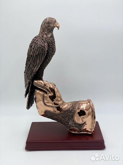 Статуэтка Сокол 39 см новый