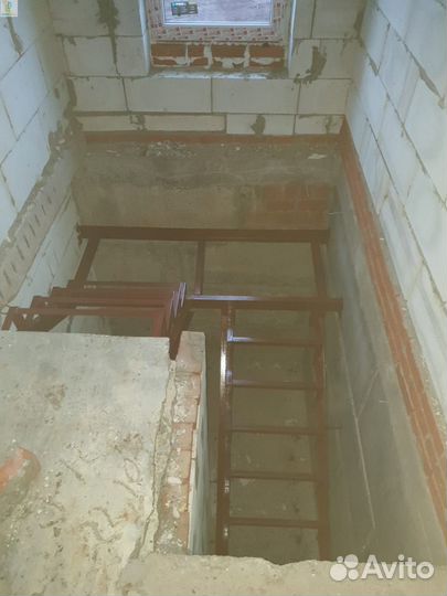 Металлокаркас лестницы