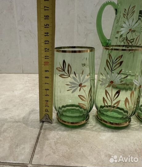 Кувшин со стаканами