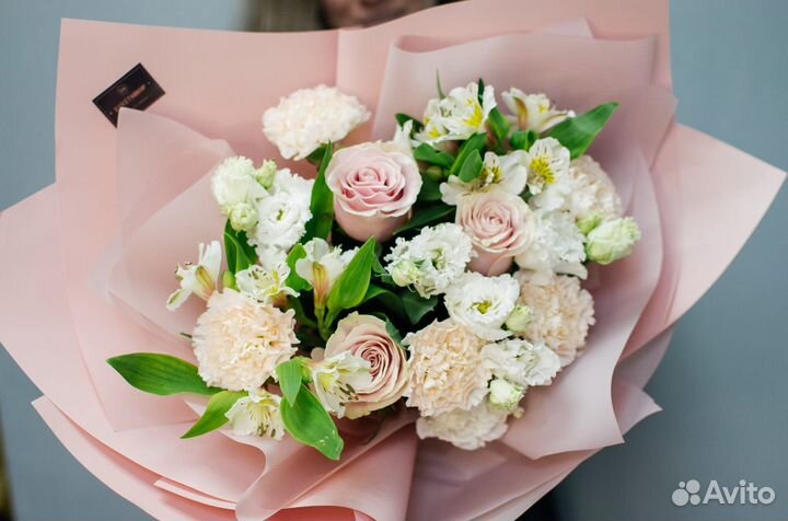 Доставка 46-10-00 Цветы и Шары Букет Великолепный