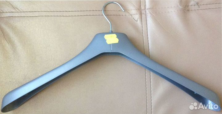 Вешалки б/у
