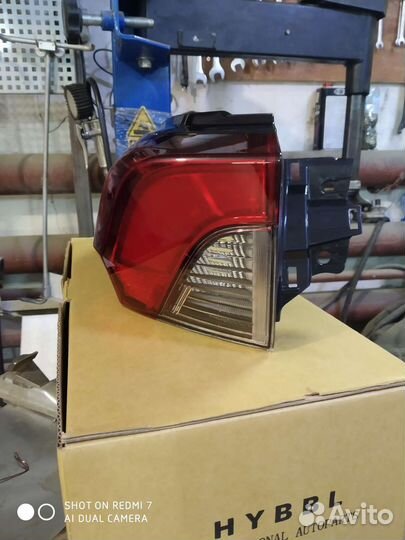 Фонарь задний левый Toyota rav4