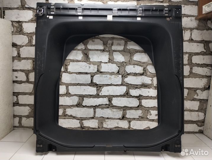 Ниша запасного колеса Grand Cherokee WK2