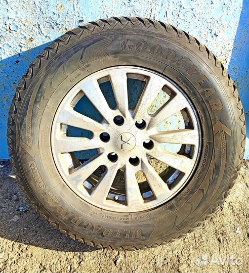 Goodyear UltraGrip Ice Arctic SUV 265/65 R17 112T