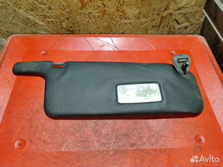 Козырек солнцезащитный правый Toyota Carina E