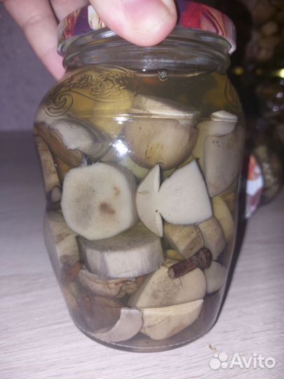Грибы маринованные