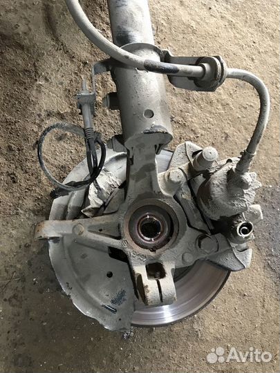 LADA Xray кулак в сборе левый