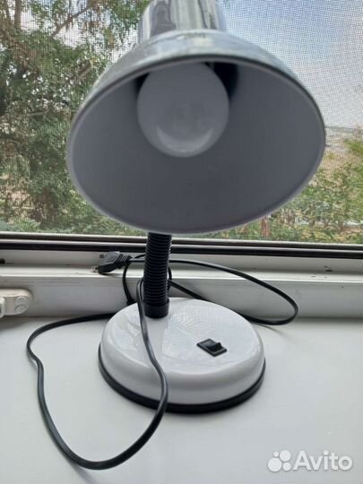 Лампа настольная