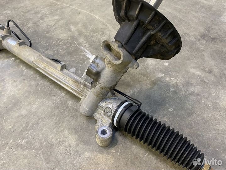 Топливная рампа с форсунками Volkswagen Jetta 6