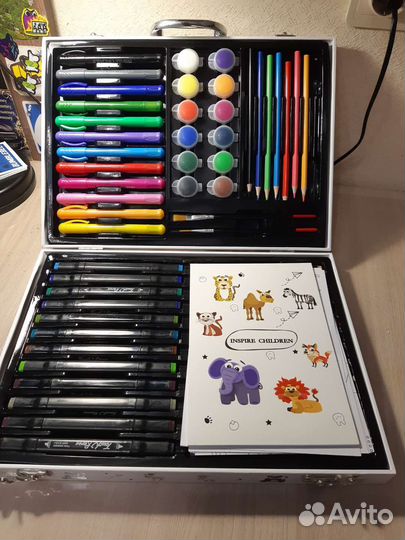 Набор юного художника-в чемодане
