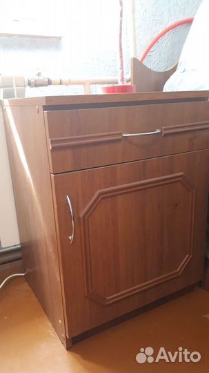 Тумбочка прикроватная