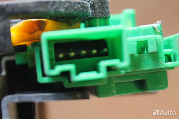 Замок передней левой двери Hyundai Solaris