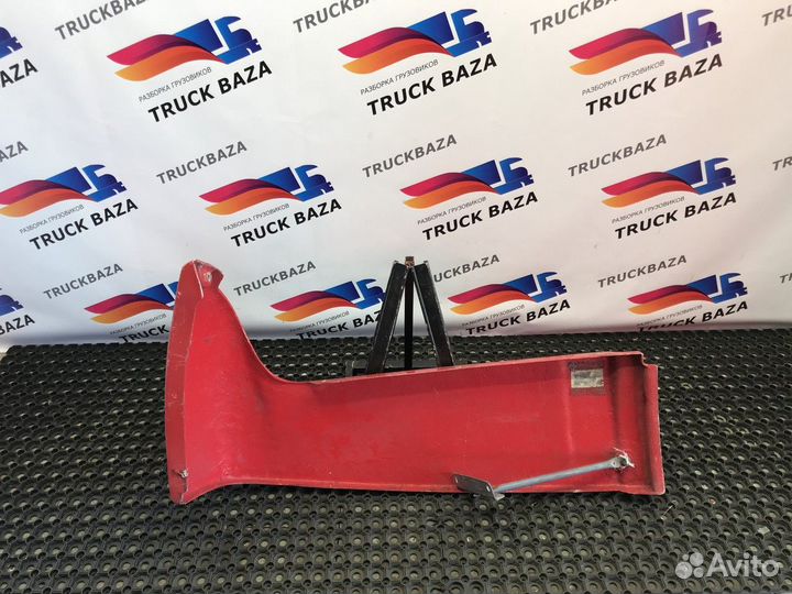 Спойлер кабины верхний левый