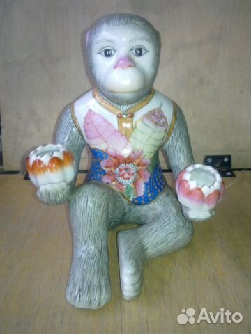 Фарфоровая фигурка обезьяны