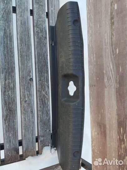 Накладка замка багажника