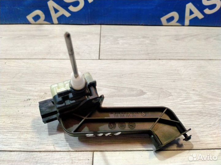 Замок лючка бензобака Mercedes-Benz 211.054 E 280