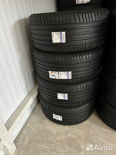 Michelin Pilot Sport 4 SUV 295/35 R23