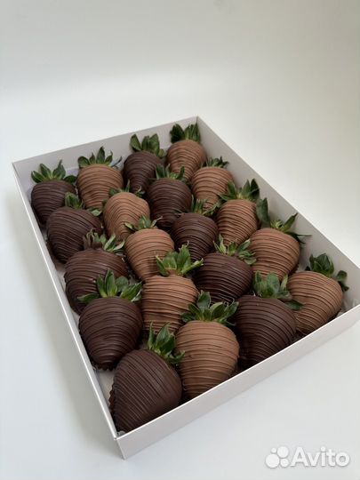 Клубника в шоколаде букеты с цветами