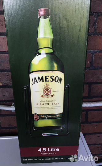 Бутылка из под виски качели