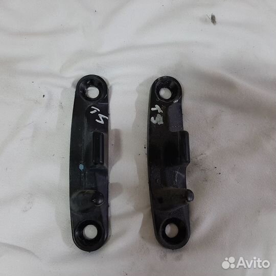 Фиксатор двери VW T5