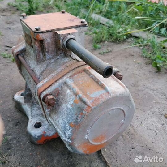 Вибрoдвигатель 380в