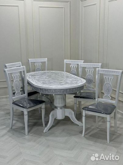 Кухонный стол и стулья комплект