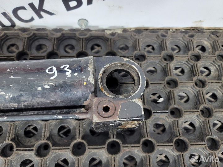 500368557 Цилиндр подъема кабины Iveco Stralis