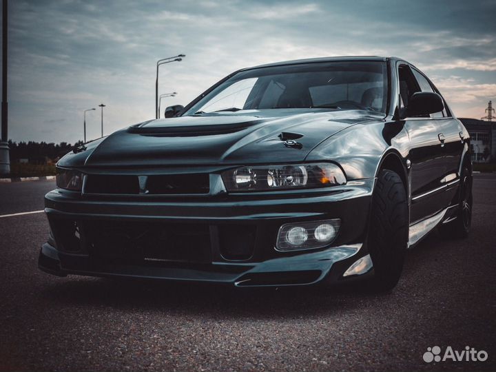 Решетка радиатора Vogue 2 для Mitsubishi Galant 8