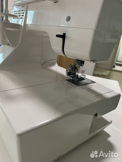 Распошивальная машина Janome CoverPro D Max бу