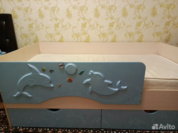 Детская кровать с матрасом