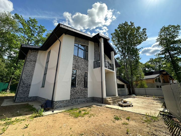 Коттедж 290 м² на участке 13,4 сот.