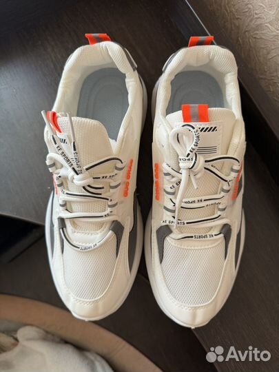 Кроссовки мужские 42 размер