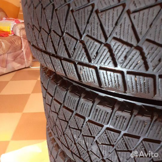 Bridgestone Blizzak DM-V2 225/65 R17