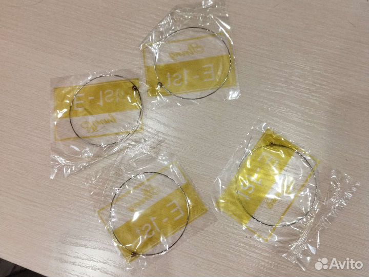 1 гитарная струна