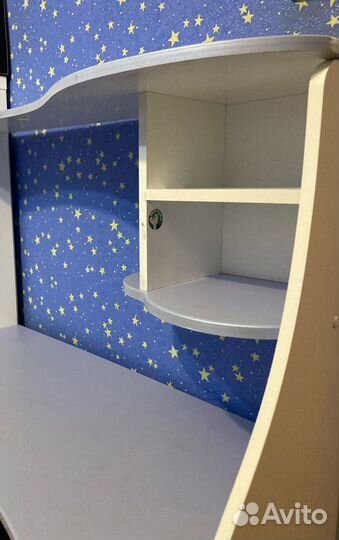 Письменный стол