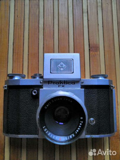 Пленочный зеркальный фотоаппарат