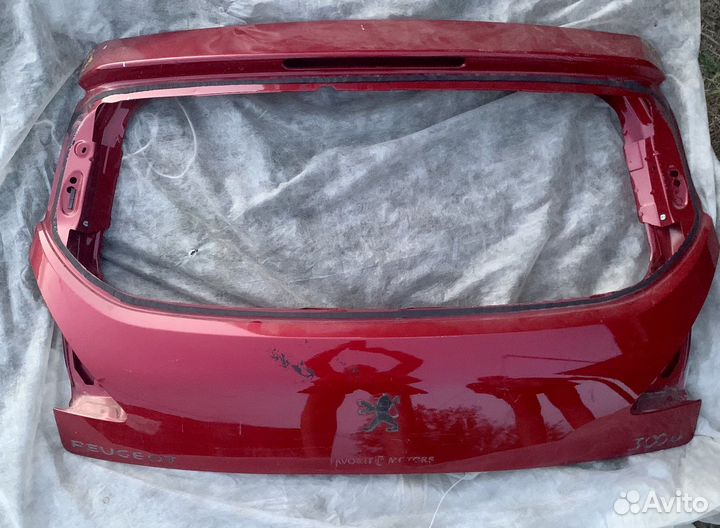 Крышка (дверь) багажника Peugeot 3008
