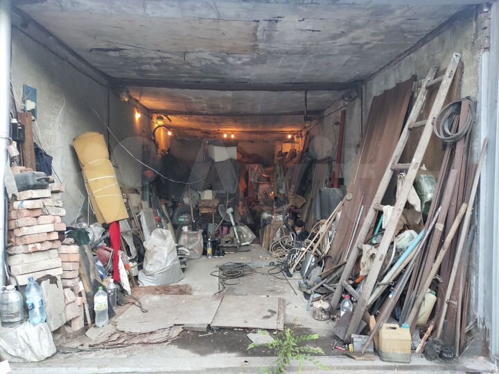 Гараж, > 30 м²