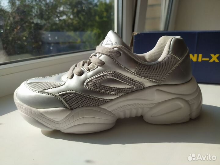 Кроссовки женские uni-x