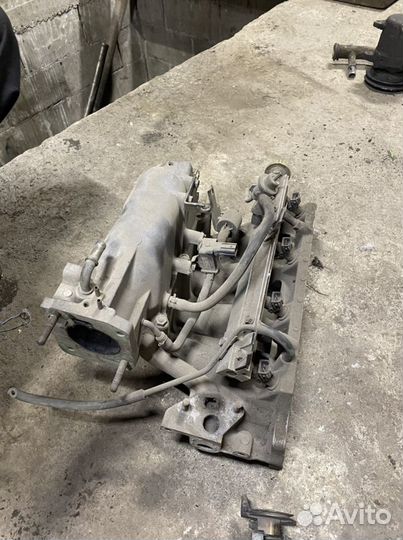 Впускной коллектор+дросельная заслонка. Мотор: F23