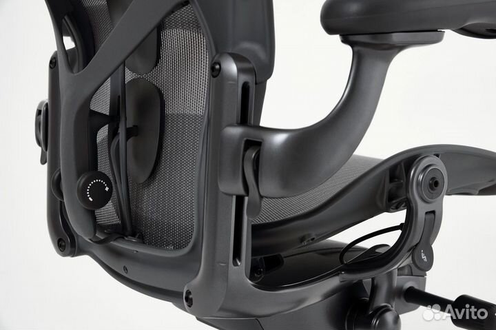 Компьютерное кресло Herman Miller Aeron Carbon