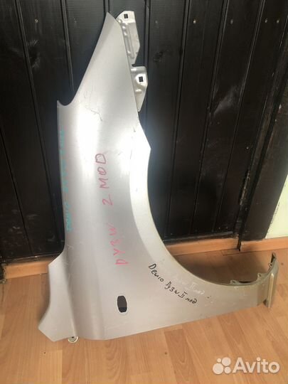 Крыло переднее правое б/у мазда демио