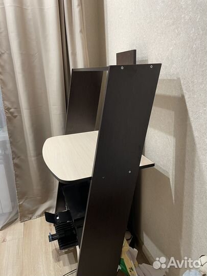 Рабочий, компьютерный стол