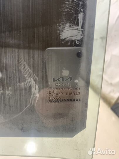 Стекло двери (заднее левое) (Kia Seltos)