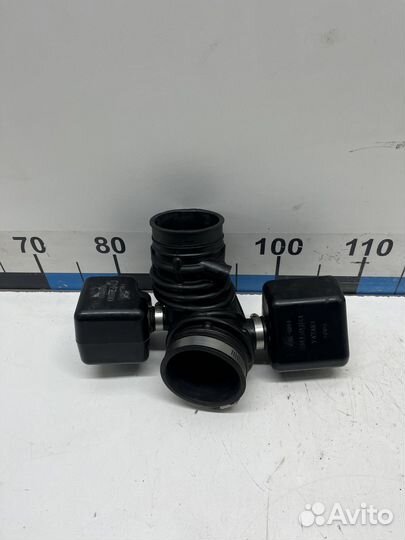 Патрубок воздушного фильтра Сузуки Гранд Витара