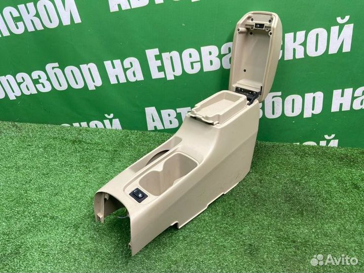 Подлокотник Mitsubishi Lancer Cedia CS2A 4G15