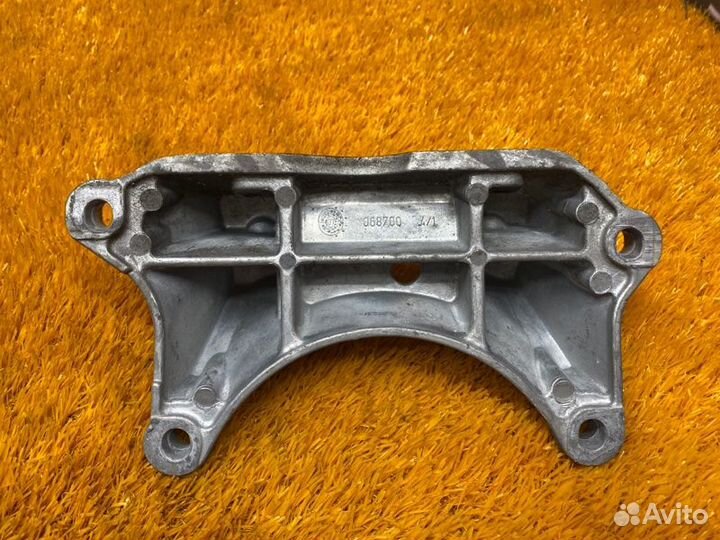 Кронштейн АКПП Mercedes-Benz E-Class W212 272.952